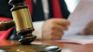 İş saatı dəyişdirilən işçi 30 min manat təzminat aldı 