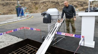 Ильхам Алиев заложил фундамент новой автомобильной дороги - ФОТО 