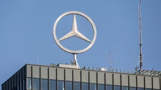 "Mercedes" hər avtomobil sahibinə 2000 dollar ödəyəcək 