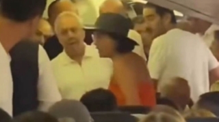 Uçuş vaxtı Aziz Yıldırım sərnişinləri sakitləşdirməyə çalışdı - VİDEO 