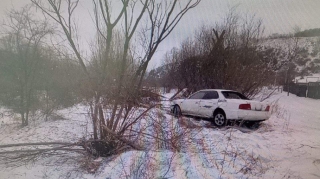 Sərxoş sürücü yol kənarı ilə gedən 3 piyadanı vurdu – Vəsiqəsi də yoxdur - VİDEO 