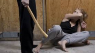 “Ərim məni dəfələrlə döysə də, polis olduğu üçün cinayət işi açılmır”   - FOTO