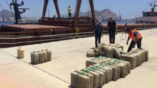 Narkotik daşıyan gəmi görün necə saxlanıldı? 