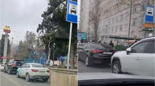 Bu ərazilərdə taksilər şəxsi avtomobillərin əlindən dayanacaq tapa bilmir   - VİDEO