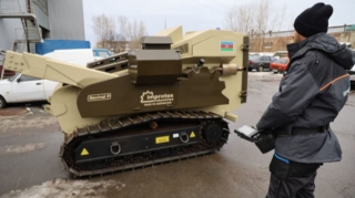 Azərbaycan Ukraynaya minatəmizləmə maşını göndərib  - FOTO