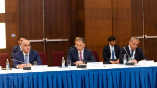 Nazir nəqliyyat və logistika şirkətlərinin nümayəndələri ilə görüşdü - FOTO