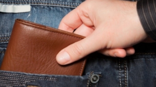 Bakıda içərisində külli miqdarda pul olan cüzdan oğurlandı 