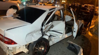 Bakıda iki avtomobil toqquşub, xəsarət alanlar var - FOTO - VİDEO 