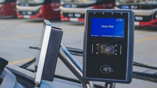 Avtobusda bank kartı ilə ödəniş mümkün oldu, ƏSAS MƏSƏLƏ YENƏ DƏ QALDI 