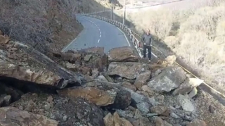 Naxçıvanda qaya uçqunu 