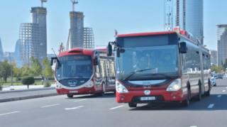 Avtobusların vaxt intervalı düzgün tənzimlənmir, ÇÜNKİ... - Ekspertlər tənqid etdi 