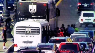 Hövsanda biabırçılıq:  Süfrəyə qoyulan toyuqlar antisanitar şəraitdə hazırlanır - VİDEO 