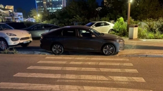 Səki və piyada keçidini bağlayan sürücü hərəkətə mane oldu   - FOTO