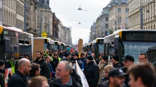 Almaniyada ictimai nəqliyyatın hərəkəti tamamilə dayandırıldı 