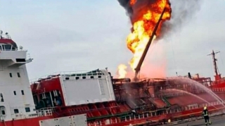 Türkiyəyə məxsus tanker dronla vurulub 