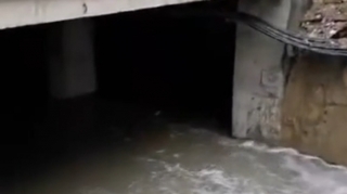 Xırdalanda binanın zirzəmisinə su doldu - VİDEO