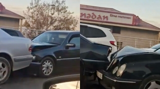 В Баку произошло цепное ДТП: столкнулись четыре автомобиля – ВИДЕО 