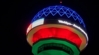 Ankaranın Atakule qülləsi yenidən Azərbaycan bayrağının rənglərinə boyanıb