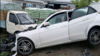 “Mercedes” “QAZel”lə toqquşdu - Ölənlər var 