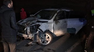 Bakıda avtomobil körpüdən aşıb, iki Türkiyə vətəndaşı xəsarət alıb   - FOTO