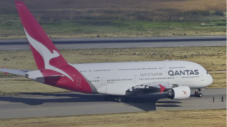 Dünyanın ən iri sərnişin təyyarəsi Bakıya məcburi eniş etdi 