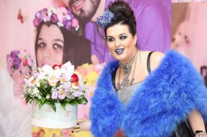 "Cavab verəcəksiniz" - Elza iti sürüyən oğlanlara əsəbləşdi