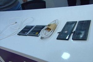 Mobil telefon cibində partladı - VİDEO