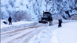 Qar yenidən Quba-Xınalıq yolunda problem yaratdı – FOTO - VİDEO 