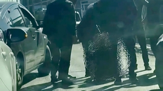 Binədə “Prius” keçiddən keçməyən qadını vurdu    - VİDEO