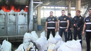 Azərbaycanda 3 ton 131 kiloqram narkotik məhv edildi  - VİDEO - FOTO
