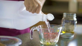 Ağstafada 17 yaşlı qız sirkə turşusundan zəhərlənib