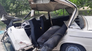 Qəzada "VAZ-2106" bu vəziyyətə düşdü  - FOTO