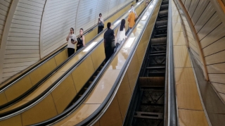 “28 May” stansiyasının eskalatorunda təmir başlayıb   - FOTO