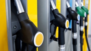 Deputatdan ETİRAZ:  “Yanacağı dövlət ayırır, aviabilet qiymətləri niyə artırılmalıdır?”