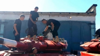 Hərbçilərimiz döyüş maşınlarının texniki vəziyyətini yoxlayıblar - FOTO