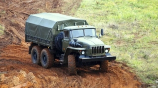 В Армении сгорел грузовик российских военных  - ФОТО