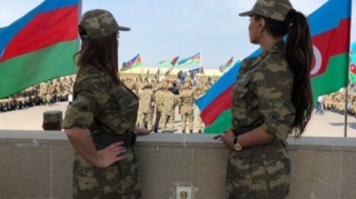 Hərbi forma geyinən hansı şəxslər 500 manat cərimə olunacaq? - VİDEO 