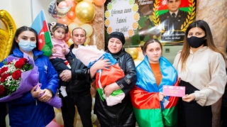 “YAŞAT”  Fondu daha bir qazinin yeni doğulan övladına hesab açıb  - FOTO