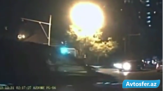 Manevr qaydasını pozan diqqətsiz sürücü baxın necə qəza törətdi   - VİDEO