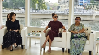Mehriban Əliyeva dövlət başçılarının xanımları ilə gəmi gəzintisində - FOTO