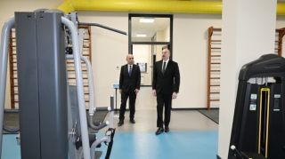 Prezident “Vətən”  İdman Liseyində yaradılan şəraitlə tanış oldu - FOTOLAR 