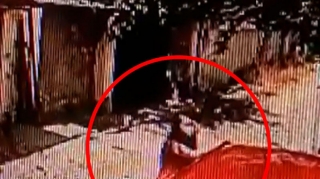 Bakıda sürücüyə qarşı qəribə xuliqanlıq hadisəsi törədildi  - VİDEO