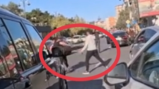 В Баку произошла драка между водителями - ВИДЕО 