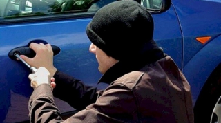 Başqasının maşınını qaçırdı, amma sürməyə macal tapmadı 