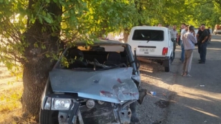 Oğuzda iki avtomobil toqquşub   - FOTO - VİDEO
