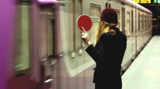 Ötən gecə Bakıda metroda maraqlı anlar - Alqışlarla qarşıladılar   - VİDEO