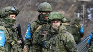 Rusiya sülhməramlıları Laçın yolunda ağacları kəsirlər - VİDEO 