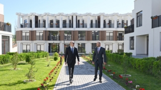 İlham Əliyev Zəngilanda inşa olunmuş ilk yaşayış kompleksinin açılışında - FOTO