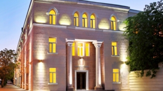 9 məhkəmə hakimi cəzalandırıldı