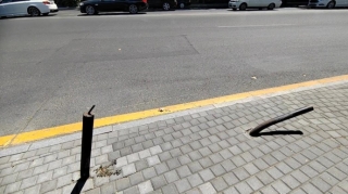 Bakıda ölüm saçan dəmir tumbalar: hər an təhlükəlidir   - FOTO - VİDEO